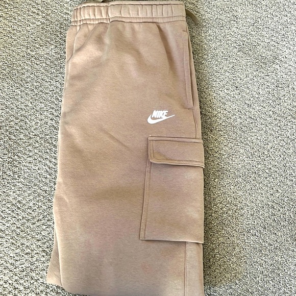 Nike joggers - Picture 1 of 4